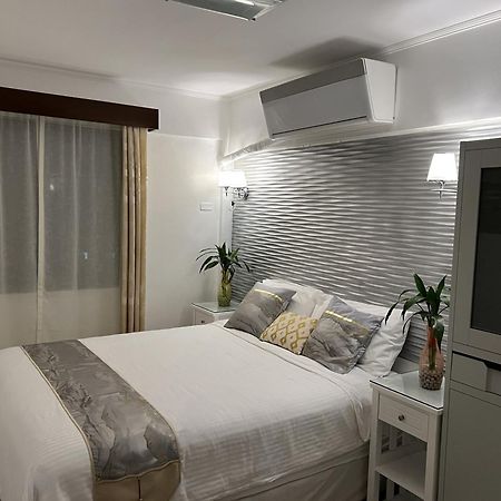 Stunning 2Br Apt, 65 Sq M Netflix At Rosewood Pointe Residences Near Bgc 마닐라 외부 사진