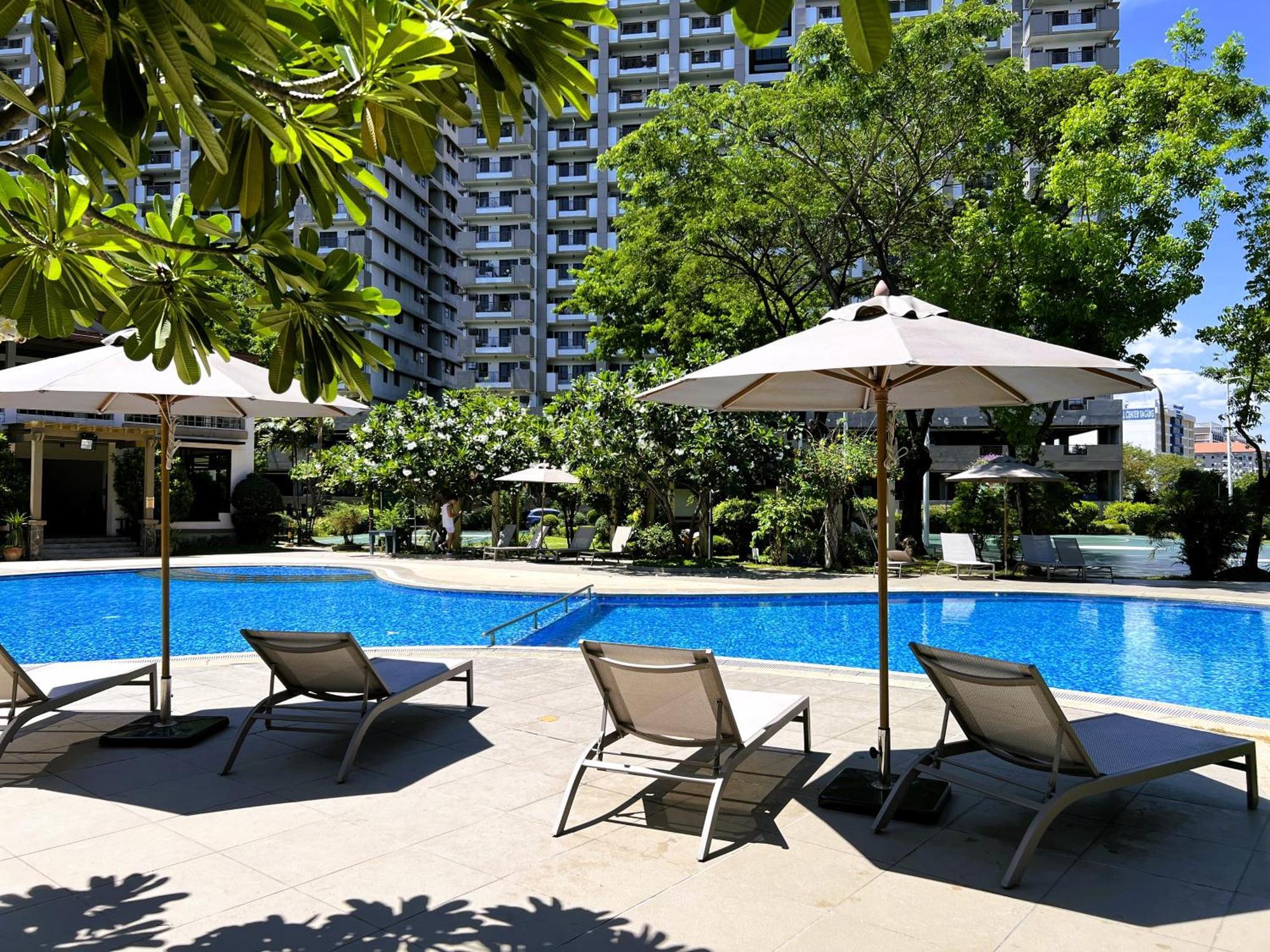 Stunning 2Br Apt, 65 Sq M Netflix At Rosewood Pointe Residences Near Bgc 마닐라 외부 사진