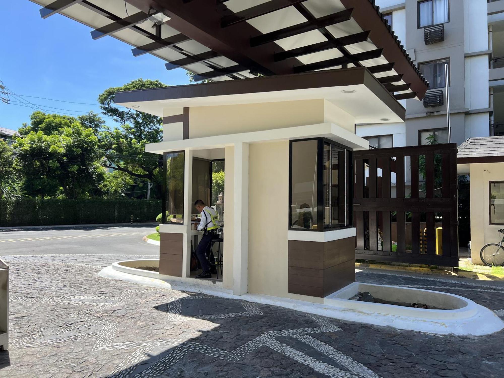 Stunning 2Br Apt, 65 Sq M Netflix At Rosewood Pointe Residences Near Bgc 마닐라 외부 사진