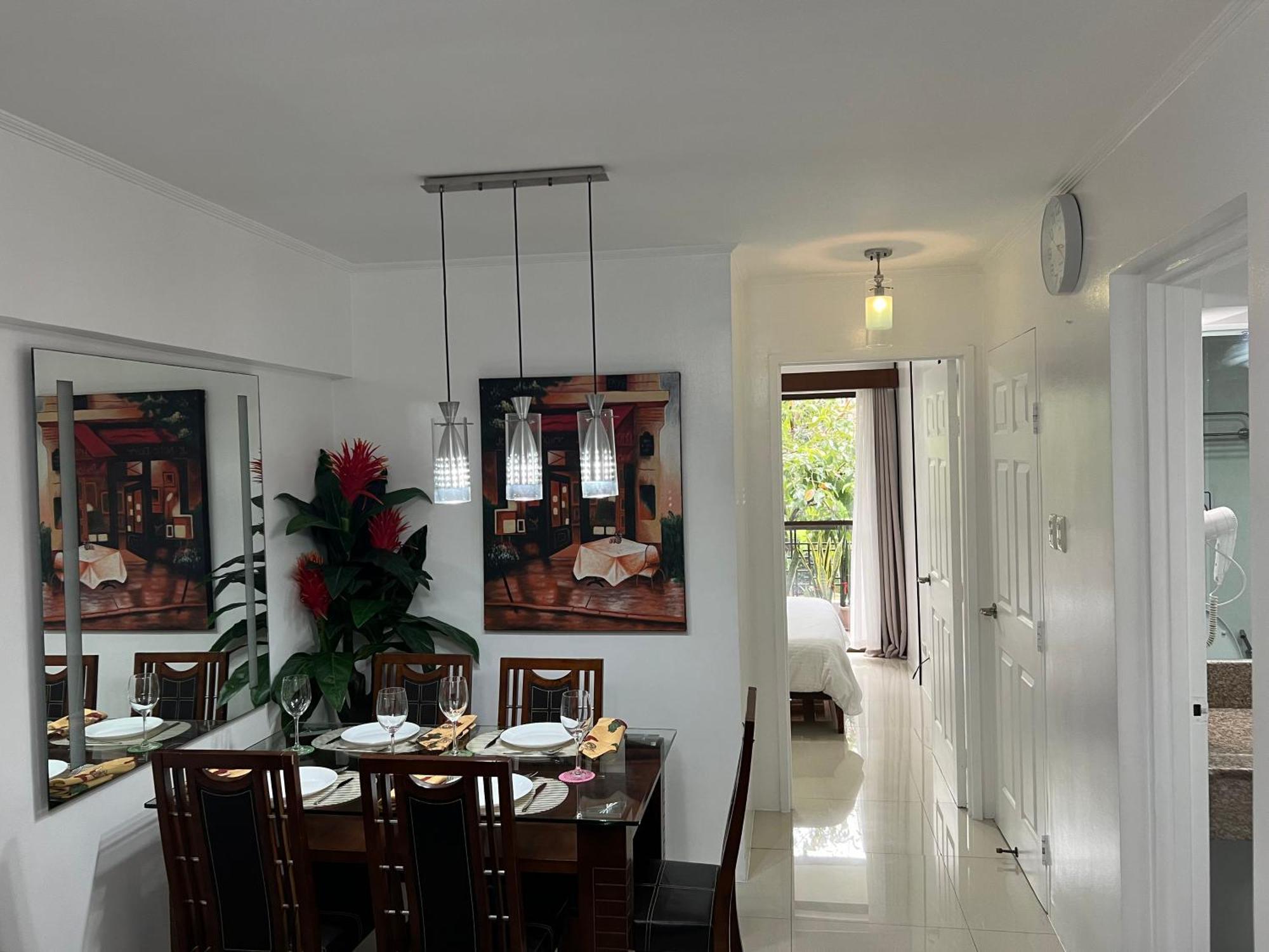Stunning 2Br Apt, 65 Sq M Netflix At Rosewood Pointe Residences Near Bgc 마닐라 외부 사진