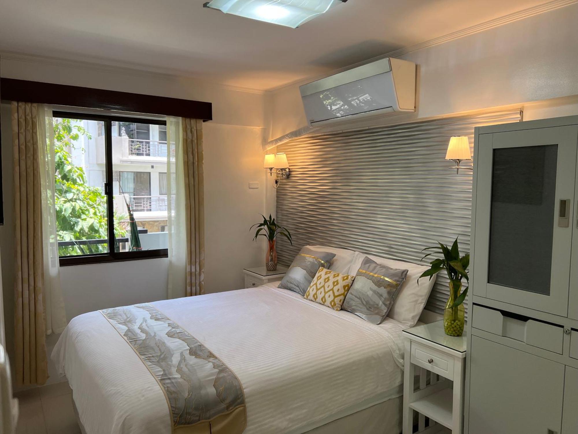 Stunning 2Br Apt, 65 Sq M Netflix At Rosewood Pointe Residences Near Bgc 마닐라 외부 사진