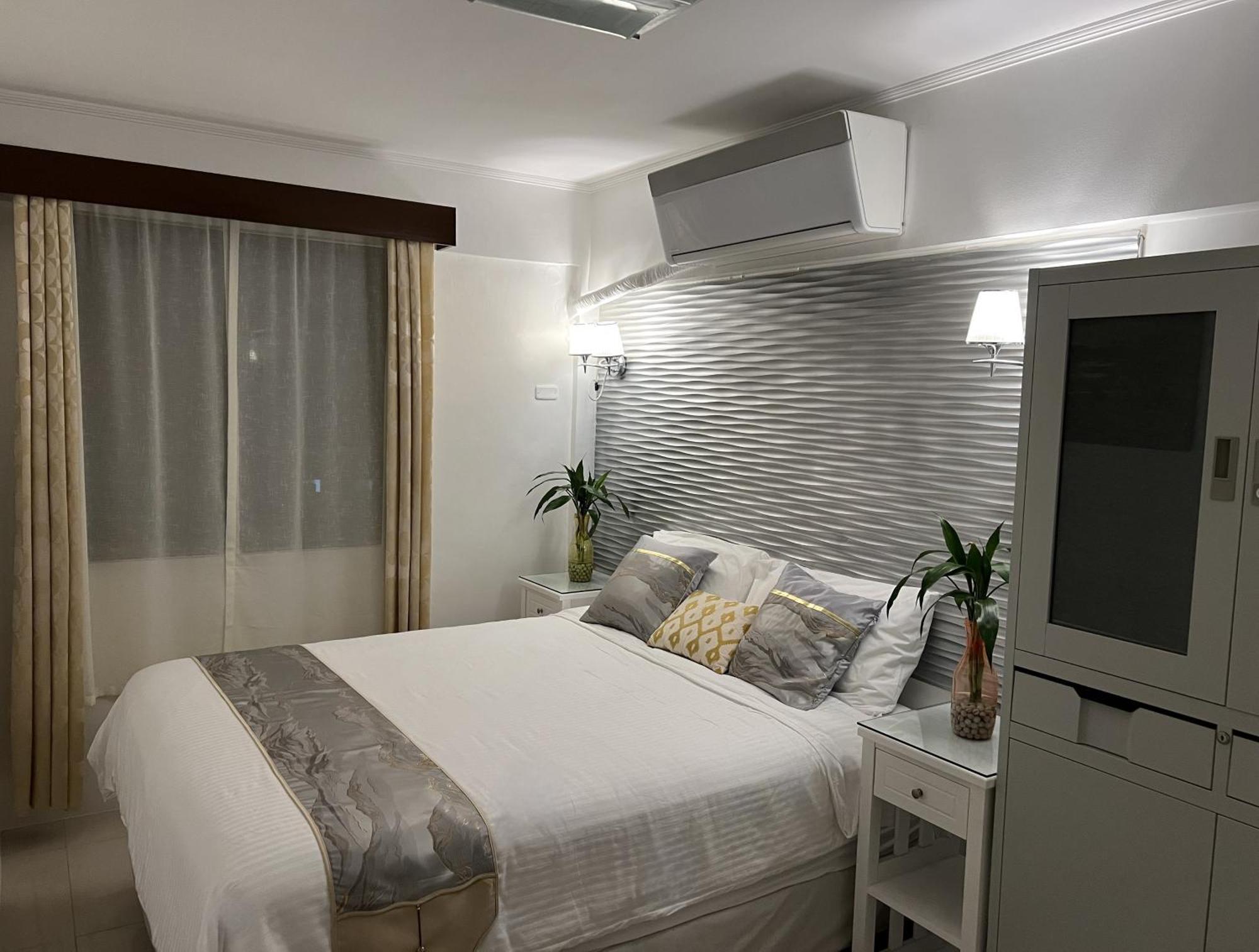 Stunning 2Br Apt, 65 Sq M Netflix At Rosewood Pointe Residences Near Bgc 마닐라 외부 사진