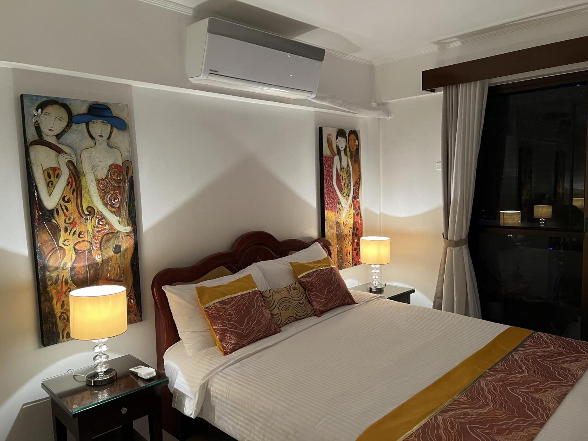 Stunning 2Br Apt, 65 Sq M Netflix At Rosewood Pointe Residences Near Bgc 마닐라 외부 사진