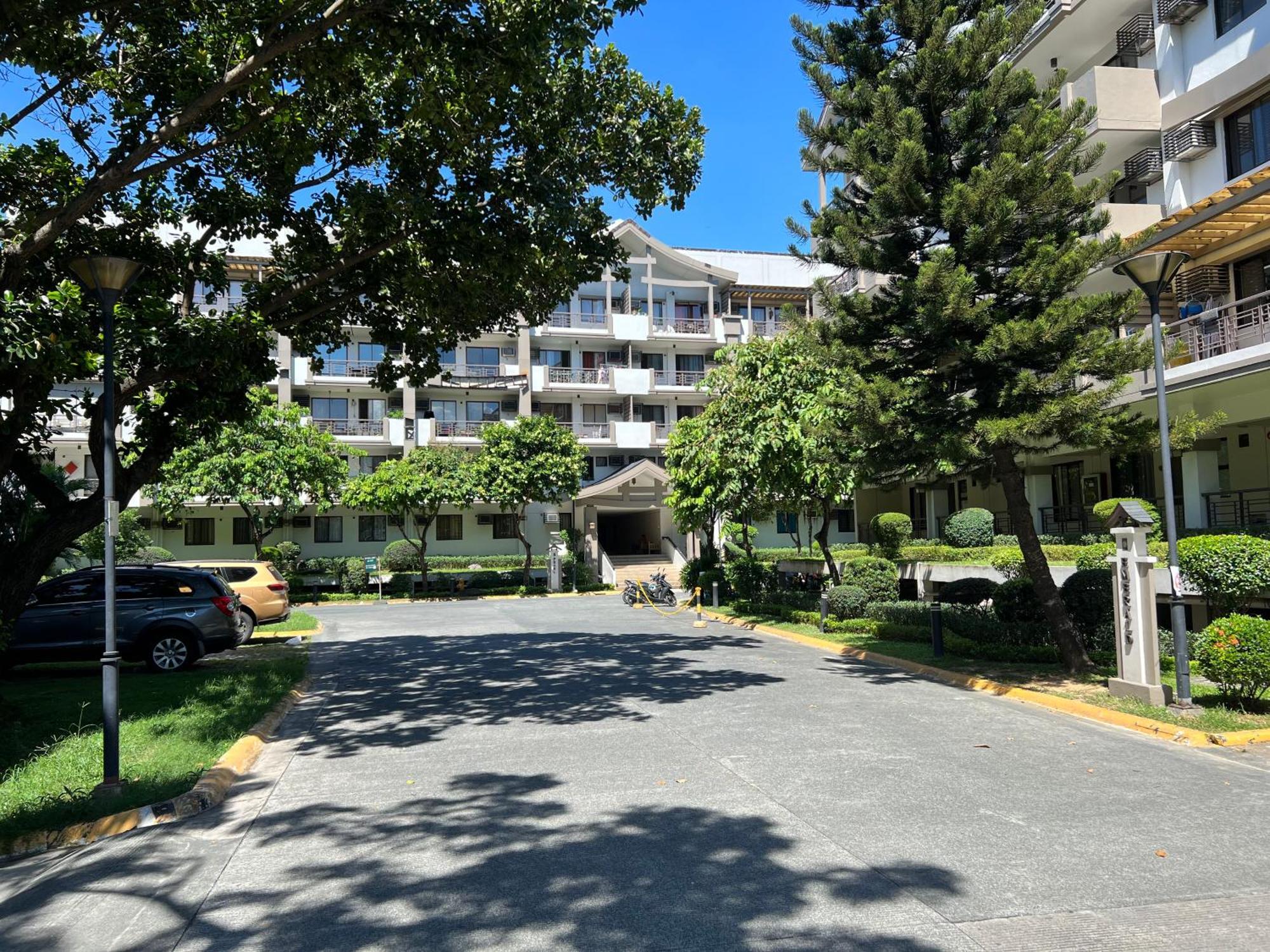 Stunning 2Br Apt, 65 Sq M Netflix At Rosewood Pointe Residences Near Bgc 마닐라 외부 사진